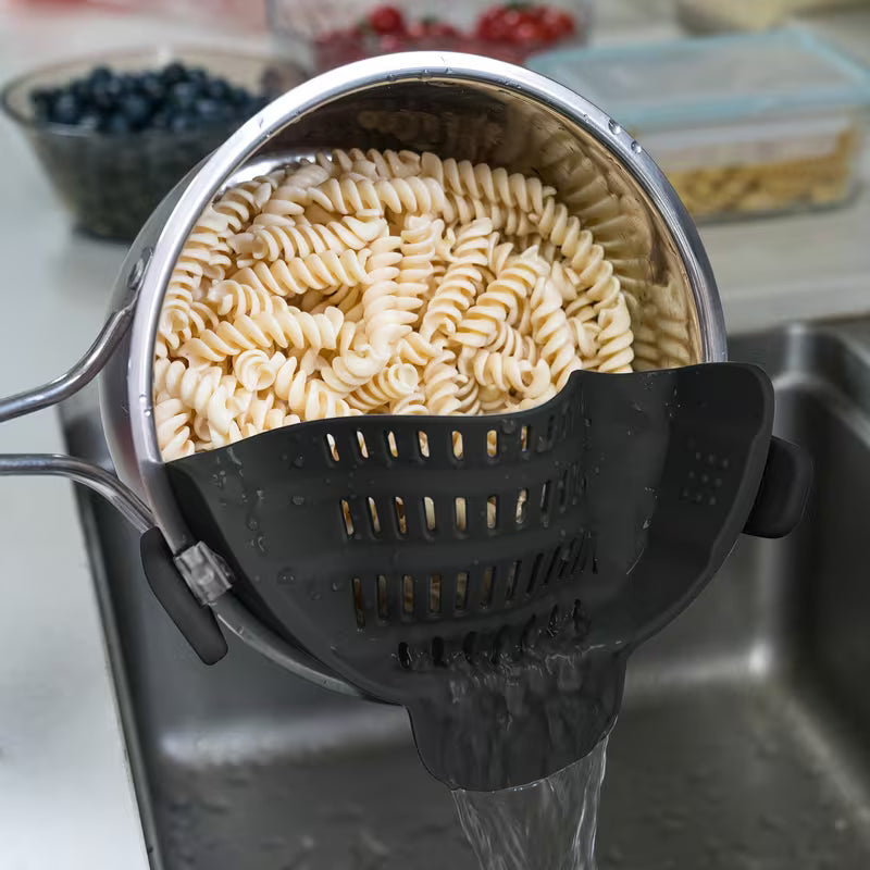 Clip On Strainer for Pots and Pans Universal Kitchen Colander for Pasta Vegetables and Fruit Drain Filter Tool